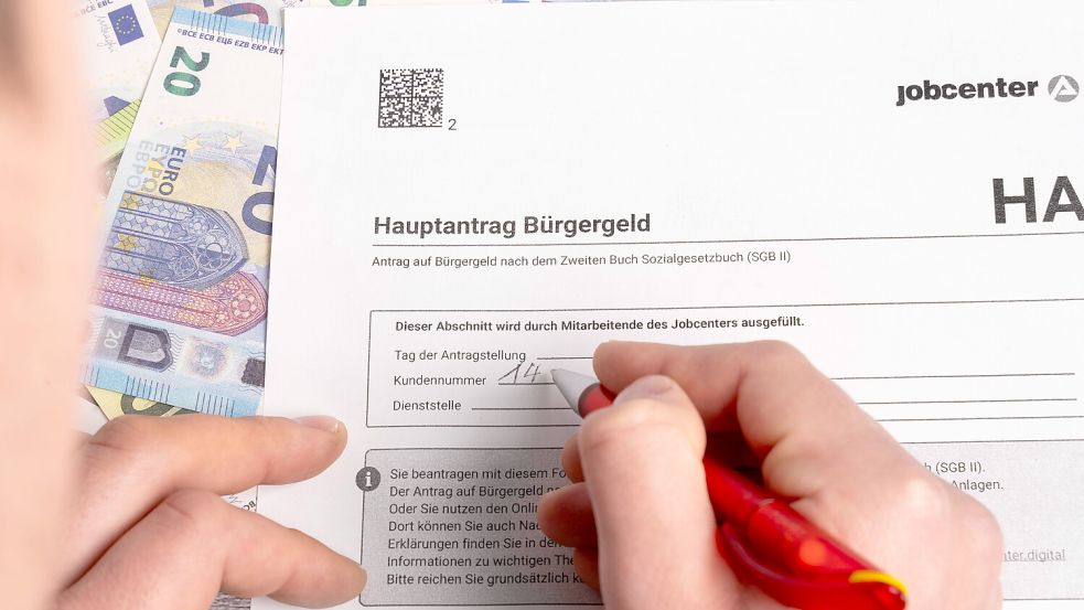 Antragsteller mit Vermögen erwarten ab Juli strengere Regeln bei der neuen Grundsicherung. Foto: IMAGO/Bihlmayerfotografie