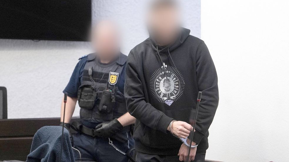 Nach Überzeugung der Kammer lauerte der Täter seiner Bekannten Ende Februar 2026 im Wald auf, riss sie auf ihrem Heimweg vom E-Scooter und ermordete sie. (Archivbild) Foto: ---