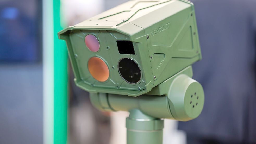 Eine Sensorbox von Hensoldt zur Zielerfassung, gemacht für Aufklärungsfahrzeuge und ferngesteuerte Waffenstationen. Foto: Daniel Karmann