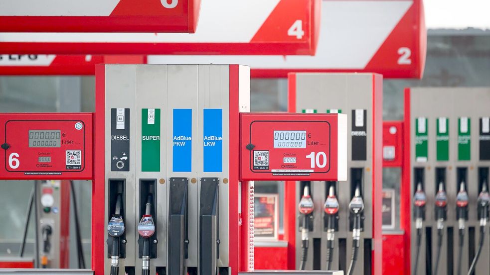 Die Spritpreise haben erneut kräftig angezogen. Insbesondere bei Diesel. (Archivbild) Foto: Robert Michael