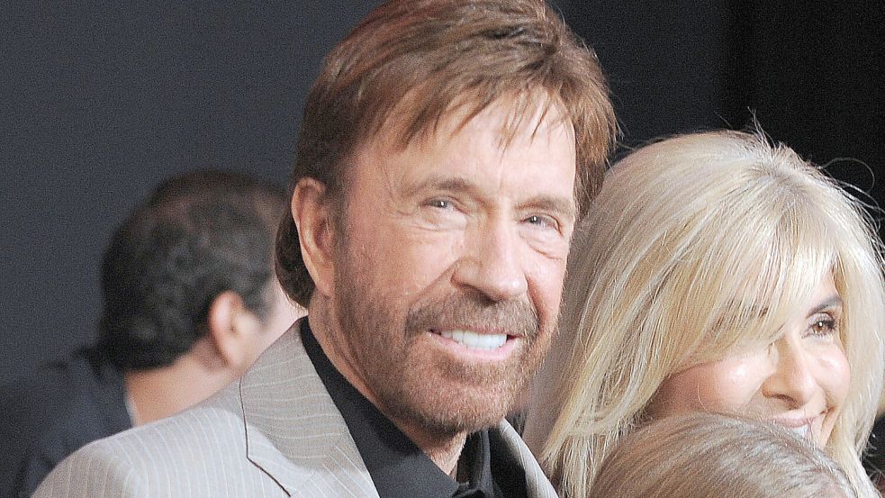 Chuck Norris wurde bekannt für Rollen als unerschütterlicher Actionheld. Foto: dpa/Invision/AP/Jordan Strauss