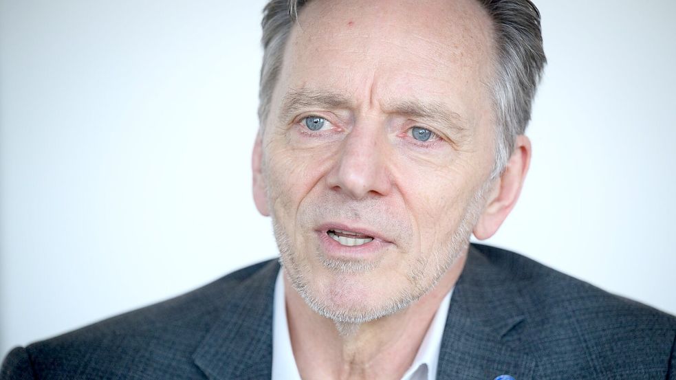 Der Präsident des Bundeskriminalamts (BKA), Holger Münch, fragt: Warum löschen die Plattformbetreiber Betrugswerbung nicht selbst? (Archivfoto) Foto: Bernd von Jutrczenka/dpa