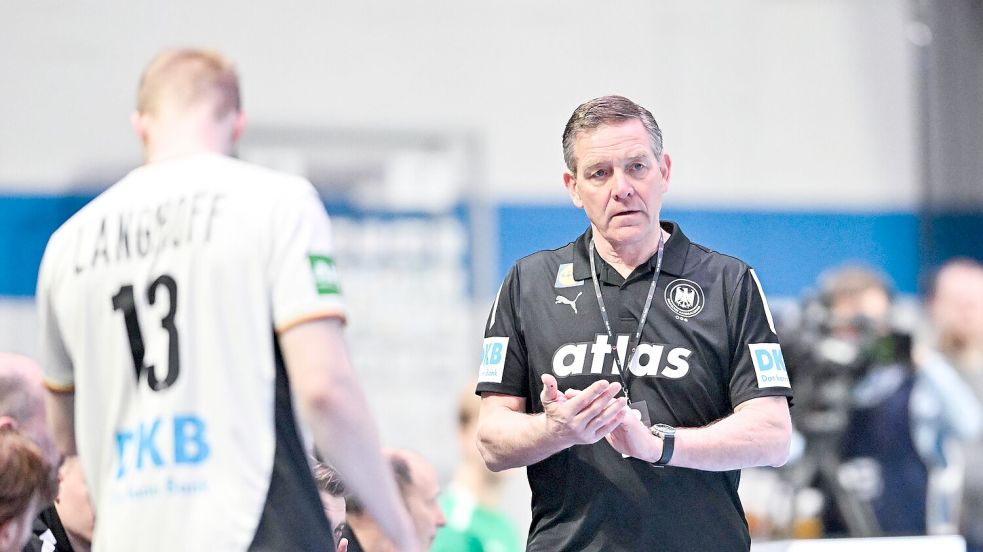 Der Vertrag von Bundestrainer Alfred Gislason läuft bis nach der Heim-WM. Foto: Sina Schuldt