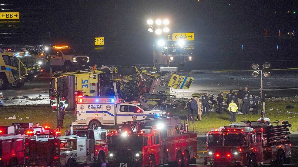 Der Flugbetrieb auf dem Airport LaGuardia wurde unterbrochen. Foto: Ryan Murphy/AP/dpa
