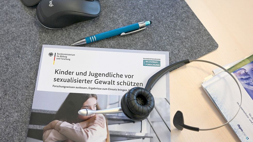 Eine 14-Jährige soll in einem Jugendzentrum von drei Jugendlichen sexuell missbraucht worden sein. (Symbolbild) Foto: picture alliance/dpa