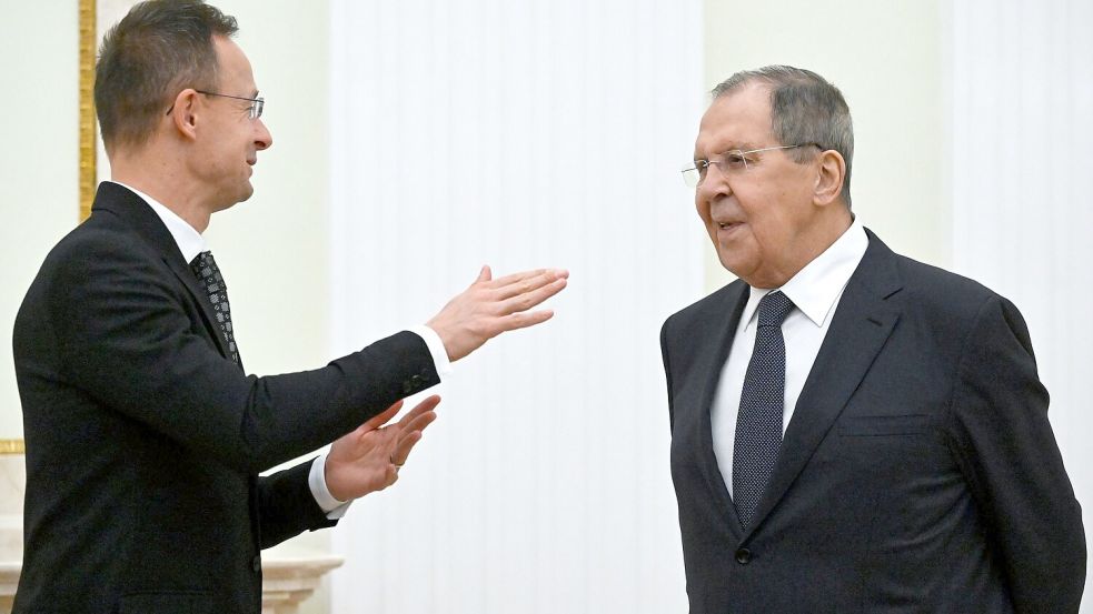 Ungarns Außenminister Peter Szijjarto soll seinen russischen Kollegen Sergej Lawrow über EU-interne Debatten weitergegeben haben. Foto: Alexander Nemenov/Pool AFP via A