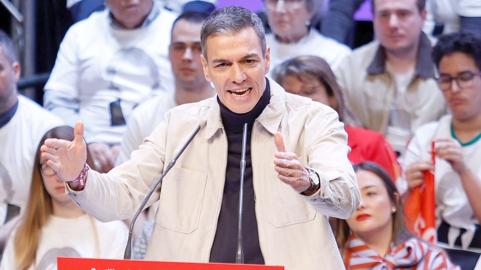 Ministerpräsident Pedro Sánchez sagt den Tech-Giganten den Kampf an. (Archivbild) Foto: Concha Ortega Oroz/EUROPA PRESS/