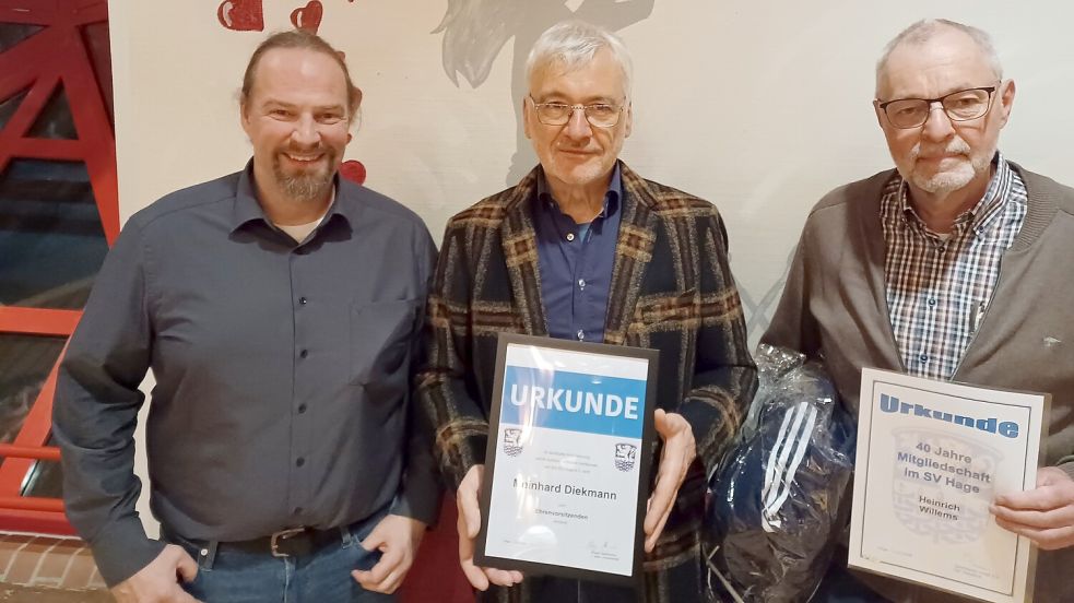 Der neue Vorsitzende Holger Stellmacher (von links) dankte seinem Vorgänger Meinhard Diekmann und dem scheidenden Geschäftsführer Heinrich Willems. Foto: privat