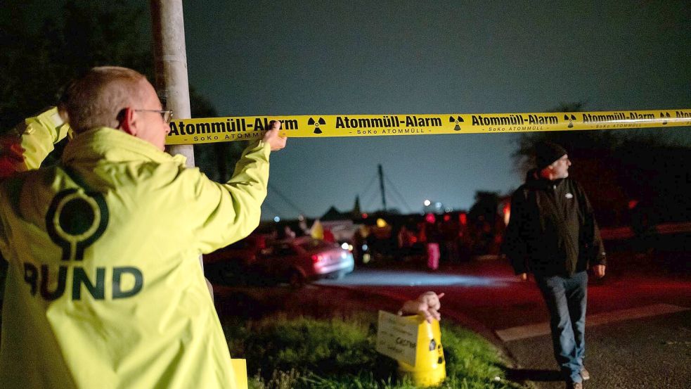 Mehrere Mahnwachen formierten sich entlang der Castor-Strecke. Foto: Fabian Strauch