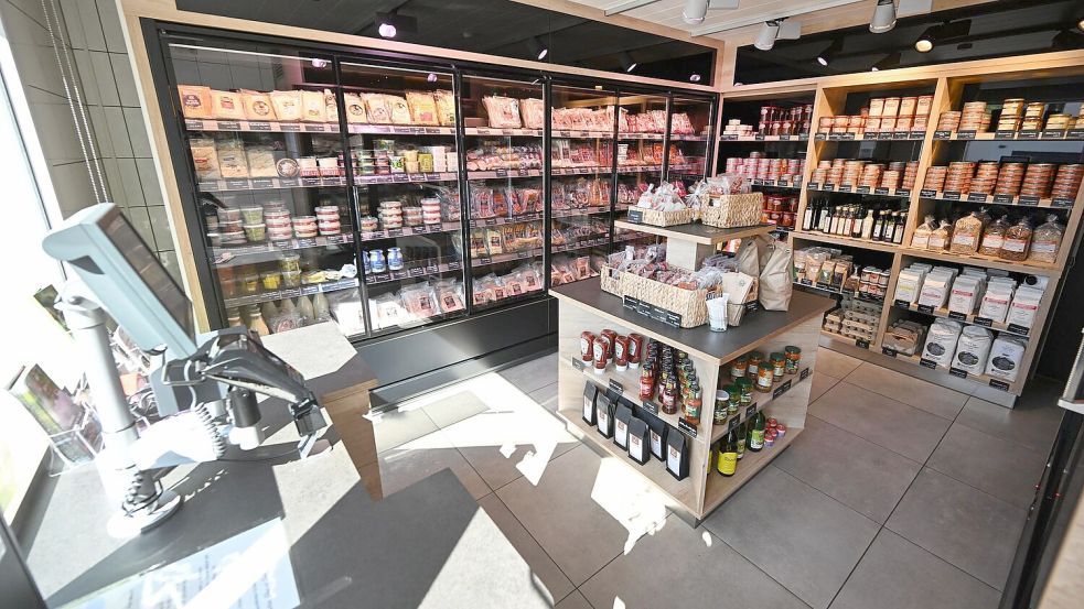 Ein Selbstbedienungsladen einer Metzgerei in Baden-Württemberg. Fleischwaren werden hier ohne Verkaufspersonal angeboten. Foto: Bernd Weißbrod