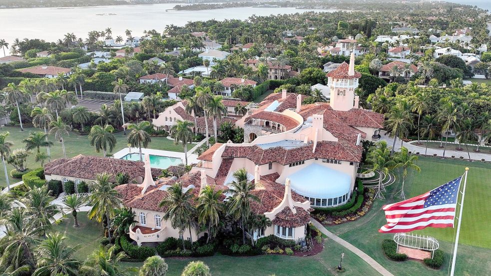 Künftig sitzt für den Wahlkreis, in dem Trumps Privatanwesen Mar-a-Lago liegt, eine Demokratin im Parlament des Bundesstaats Florida. (Archivbild) Foto: Steve Helber/AP/dpa