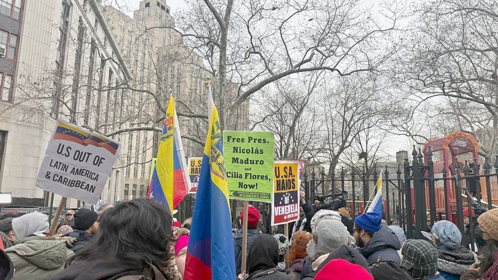 Beim ersten Gerichtstermin gab es Proteste von Kritikern und Befürwortern Maduros (Archivbild). Foto: Anna Ringle/dpa