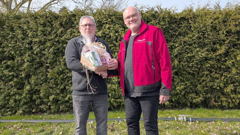 Antino Penning scheidet als Pressebeauftragter aus. Rüdiger Frers (rechts) dankte ihm für seinen langjährigen Einsatz. Foto: privat