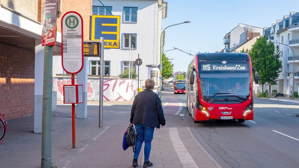 Die Mehrheit im Stadt von Osnabrück will eine Umweltspur für Busse und Radler auf der Iburger Straße einrichten. ÖPNV-Planer sehen das kritisch. Foto: Benjamin Beutler