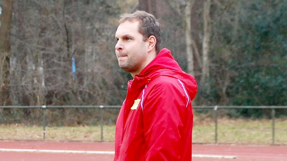 Rainer Sinnigen wird TuRa 07 Westrhauderfehn auch in der kommenden Fußball-Bezirksliga-Saison trainieren. Foto: Marco Reemts