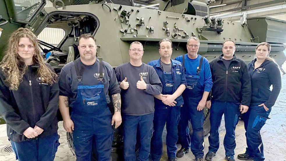 Der neue Betriebsrat der Emder Anlagen- und Fahrzeugtechnik (EAFT): Anika Kirschke, Thorsten Höfig, Thomas Klaaßen, Jens Janssen, Karl-Heinz Jever, Markus Römer und Tanja Hillers (von links). Foto: IG Metall Emden