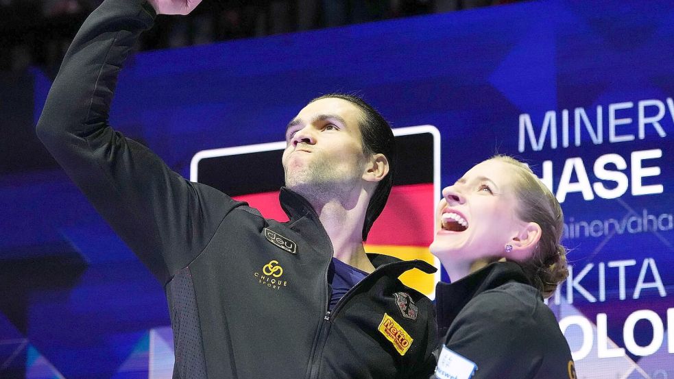 Auch nach ihrem Gold-Coup in Prag haben Minerva Hase (r) und Nikita Volodin ihre Zukunft offen gelassen. Foto: Petr David Josek