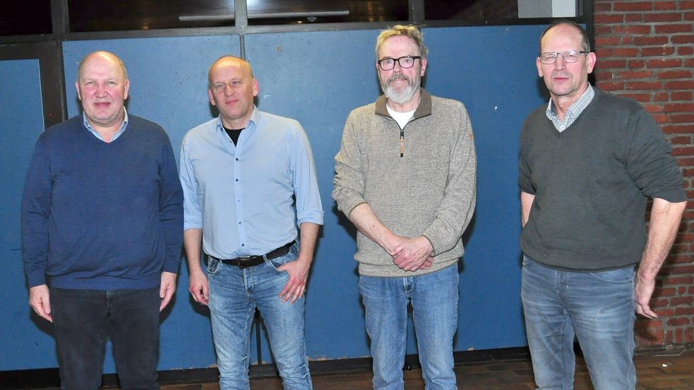 Der geschäftsführende Vorstand stellt sich vor (von links): Christian Bödeker, Kassenwart Martin Raabe, Schriftführer Hans-Jürgen Wessels und Vorsitzender Sweer Meinders. Foto: Bodo Wolters