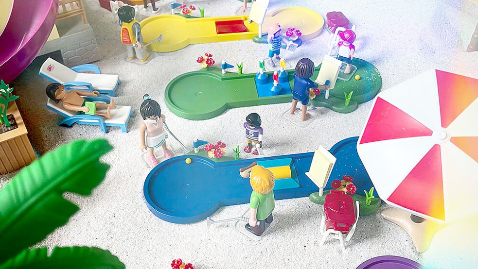 Minigolf mit PLAYMOBIL-Figuren gehört zu den abwechslungsreichen Landschaften.