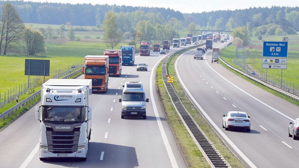 Die Dieselpreise steigen – und Speditionen schlagen Alarm. (Archivbild) Foto: Soeren Stache