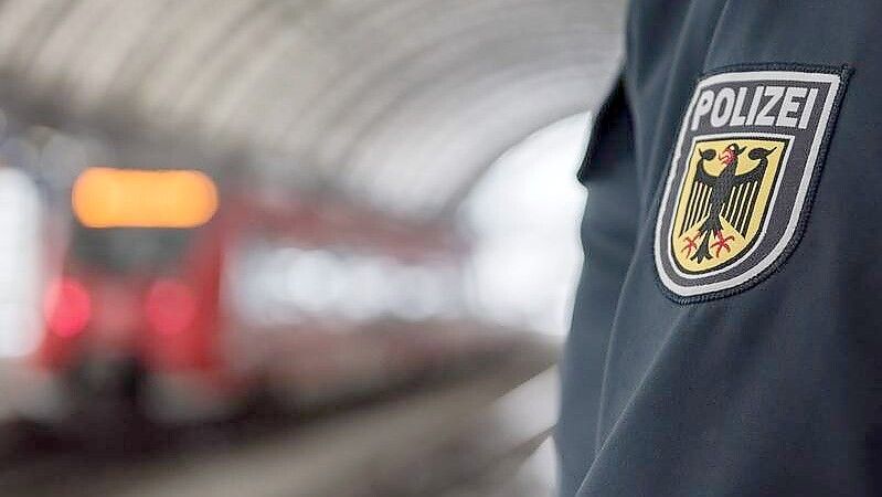 Die Bundespolizei war am Freitagabend am Leeraner Bahnhof im Einsatz. Symbolfoto: Bundespolizei