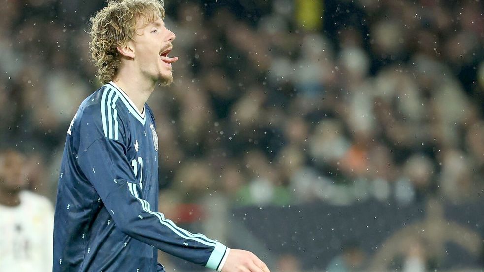 Nick Woltemade reagiert nach einem missglückten Abschluss. Foto: Christian Charisius/dpa