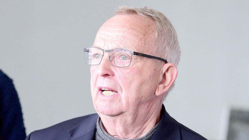 Umweltminister Backhaus sorgt sich um den Buckelwal vor der Küste Mecklenburg-Vorpommerns. Foto: Daniel Bockwoldt