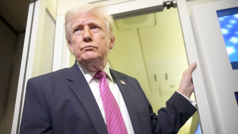 US-Präsident Donald Trump sagt, die Straße von Hormus werde sich nach Abschluss des Militäreinsatzes von allein öffnen. (Archivbild) Foto: Mark Schiefelbein