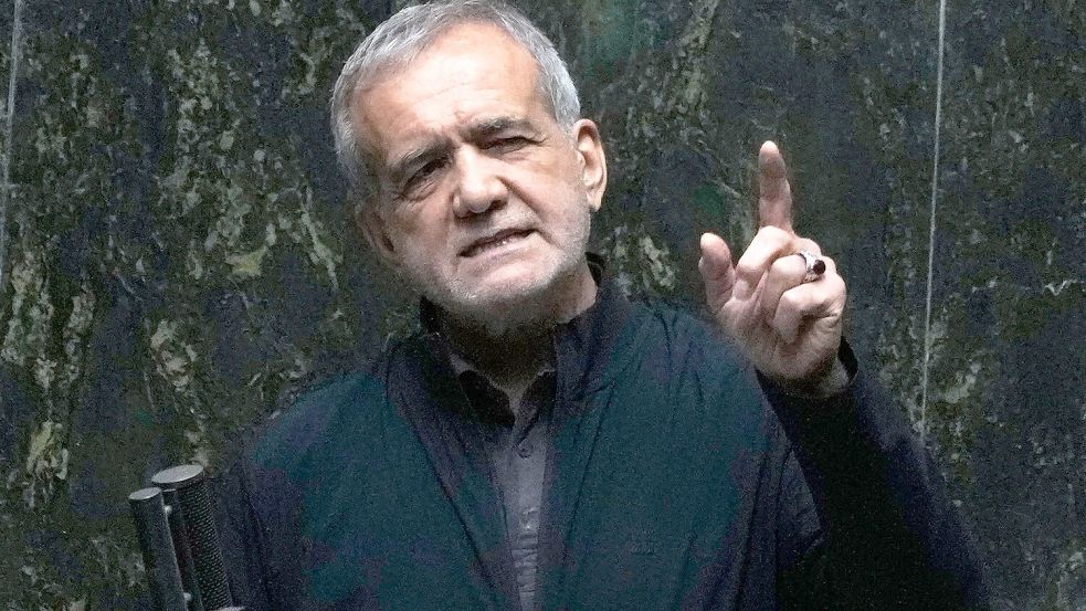 Peseschkian wendet sich in einem offenen Brief an die Amerikaner. (Archivbild) Foto: Vahid Salemi/AP/dpa