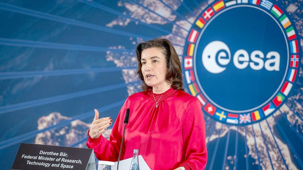 Bundesraumfahrtministerin Dorothee Bär (CSU) setzt auf eine deutsche Teilnahme bei einer künftigen Mond-Mission. (Archivbild) Foto: Sina Schuldt