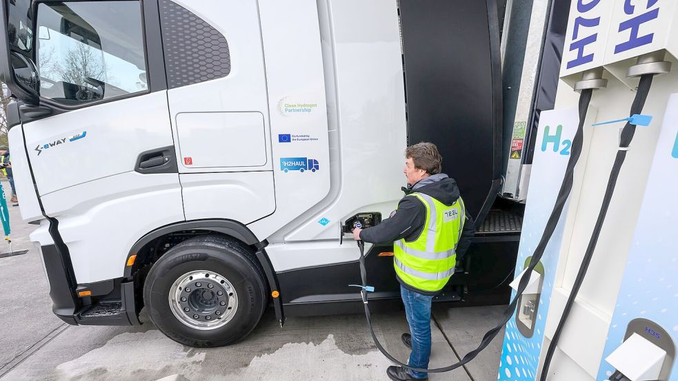 Der Schwerlastverkehr gilt als wichtiger Einsatzbereich für Wasserstoff. (Archivbild) Foto: Hendrik Schmidt