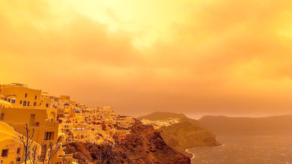 Der Saharastaub sorgt für ein apokalyptisches Bild. Foto: Jens Büttner