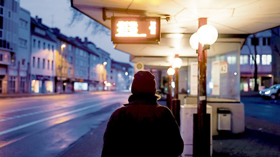 Videoüberwachung, Waffen- und Alkoholverbotszonen am Neumarkt und der Johannisstraße Osnabrück zeigen laut Kriminalstatistik der Polizei für 2025 erste Wirkungen. Foto: Michael Gründel
