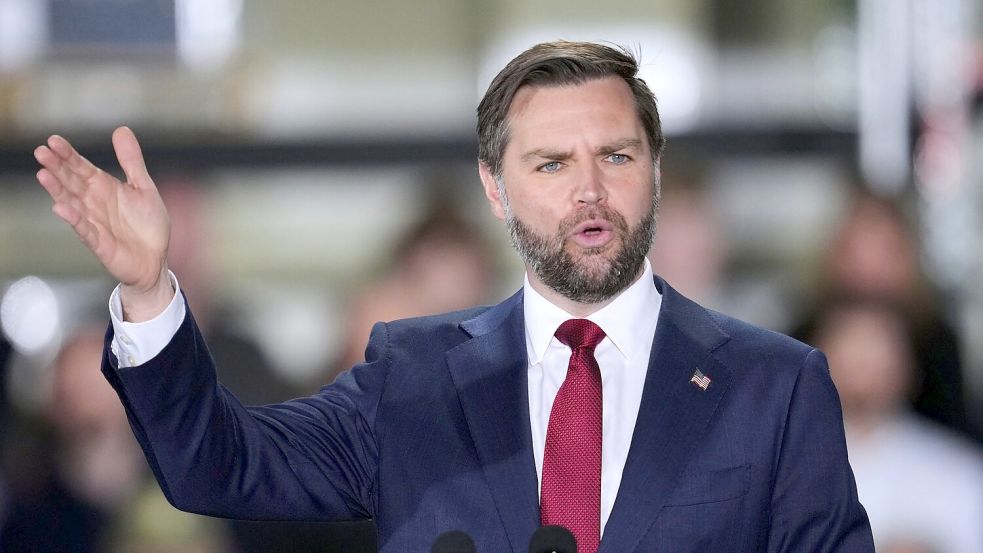 US-Vizepräsident JD Vance wird kurz vor der Parlamentswahl in Ungarn zu einem offiziellen Besuch in Budapest erwartet. (Archivbild) Foto: Paul Sancya/AP/dpa