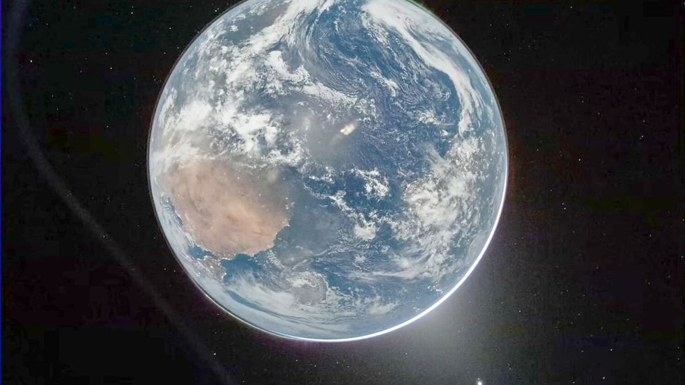 Die „Artemis“-Astronauten schicken Bilder von der Erde zur Erde. Foto: Reid Wiseman/NASA via AP/dpa