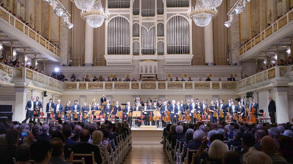 Die Farbe von Sesseln und Wänden können einen Unterschied machen. (Symbolbild). Foto: Bernd von Jutrczenka/dpa