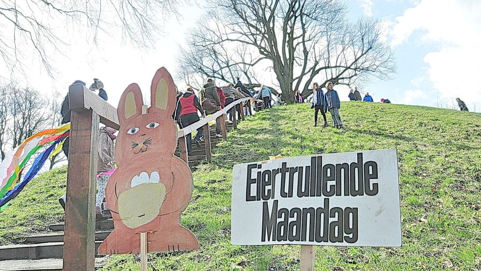 Der Berg ist geschmückt und dekoriert mit Hasen und Eiern. Foto: Bodo Wolters