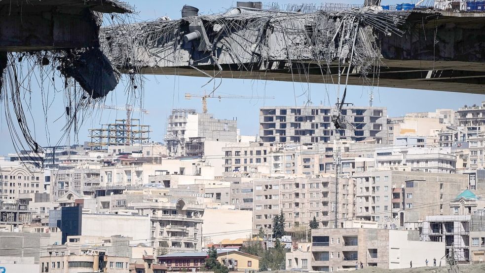 Eine große Autobahnbrücke wurde bereits vergangene Woche bombardiert. (Archivbild) Foto: Vahid Salemi