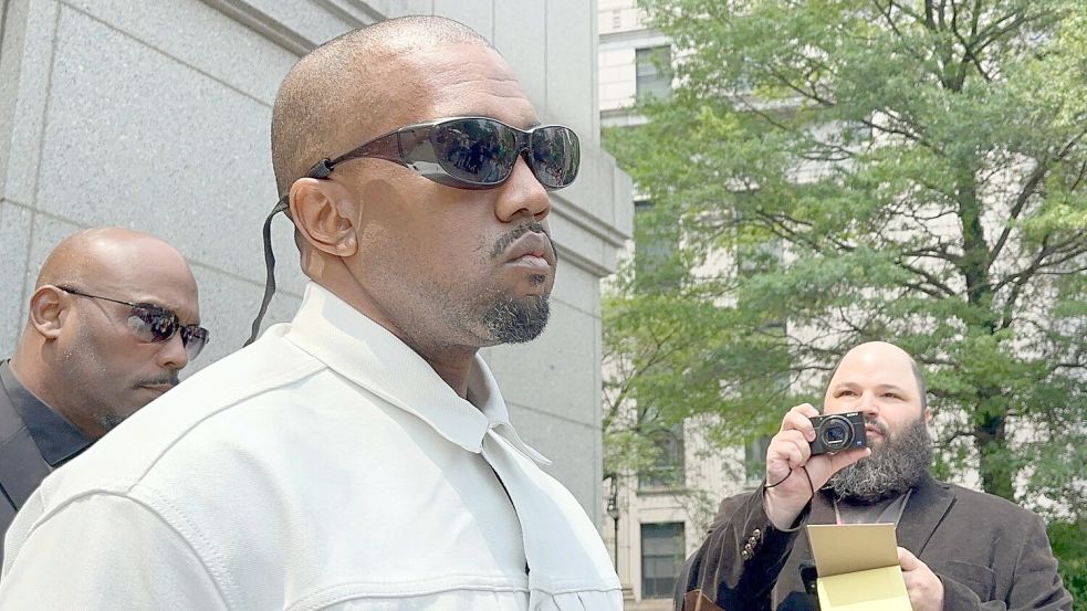 Über die geplanten Auftritte von Kanye West in London wird hitzig diskutiert. (Archivbild) Foto: Larry Neumeister/AP/dpa