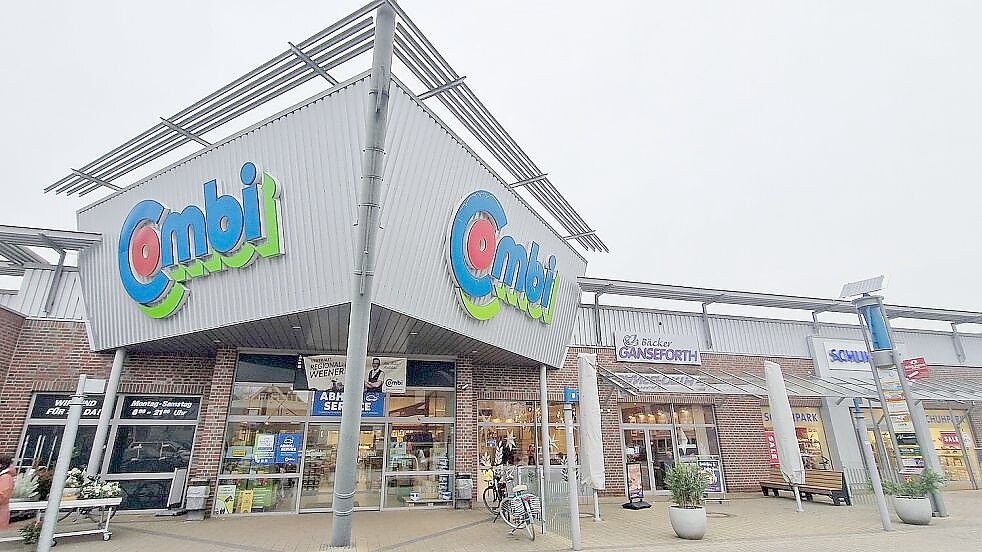 Wie es mit den Erweiterungsplänen von Combi in Weener und der Ansiedlung neuer Geschäfte weitergeht, ist nach dem Verkauf des Gebäudekomplexes offen. Foto: Tatjana Gettkowski