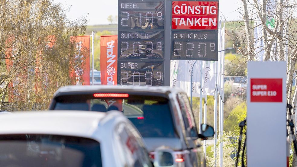 Die Spritpreise sind am Mittwoch gesunken. Foto: Andreas Arnold