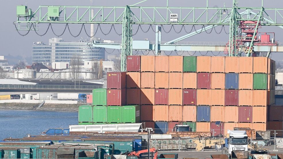 Deutschlands Exporteure haben nach dem Dämpfer zu Jahresbeginn im Februar wieder bessere Geschäfte gemacht. (Archivbild) Foto: Bernd Weißbrod