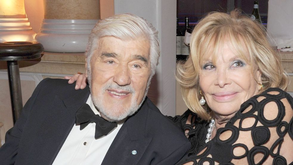 Mario Adorf mit seiner Ehefrau Monique. (Archivbild) Foto: Ursula Düren