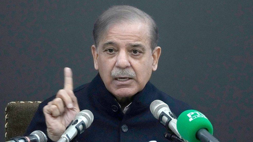 Pakistans Premier Shehbaz Sharif ist ein Vermittler in den Gesprächen zur Beilegung des Iran-Konflikts. (Archivbild) Foto: K.M. Chaudary/AP/dpa