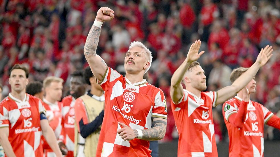 Der Mainzer Phillip Tietz jubelt über den Sieg im Viertelfinal-Hinspiel. Foto: Torsten Silz