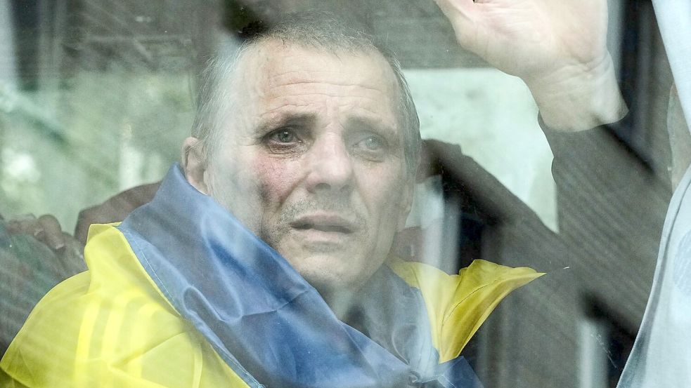 Moskau und Kiew haben im russischen Angriffskrieg gegen die Ukraine immer wieder Gefangene ausgetauscht. (Archivbild) Foto: Efrem Lukatsky/AP/dpa