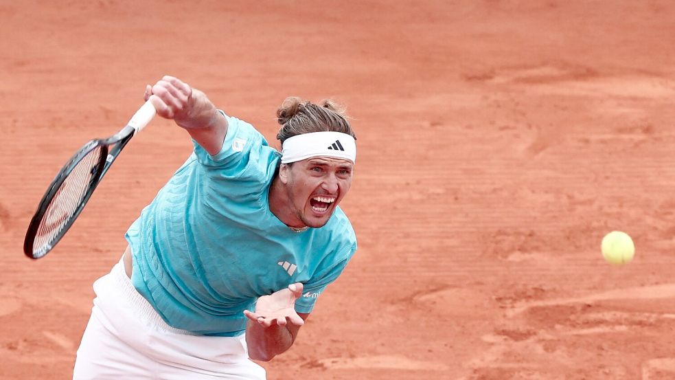 Wieder raus im Halbfinale: Alexander Zverev verlor erneut gegen Jannik Sinner. Foto: Thibaud Moritz/AFP/dpa