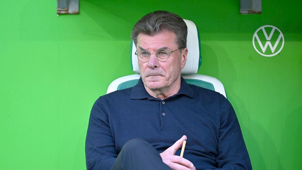 Hat immer weniger Hoffnung: Dieter Hecking. Foto: Swen Pförtner/dpa