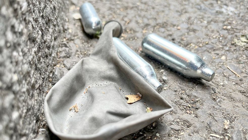 „Lachgas ist kein Spiel und keine harmlose Partydroge, sondern ein hohes Risiko für die Gesundheit“, sagt die Bundesgesundheitsministerin. (Symbolbild) Foto: Julia Kilian/dpa