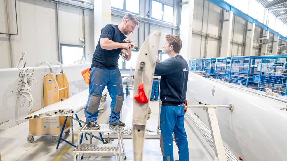 Die Mitarbeitenden können mehr als 1.200 Teile reparieren. Foto: Sina Schuldt